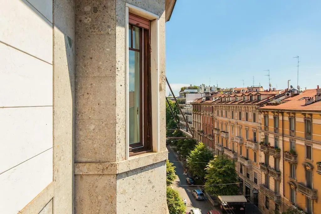Sunshine-Filled Central On Subway Milan